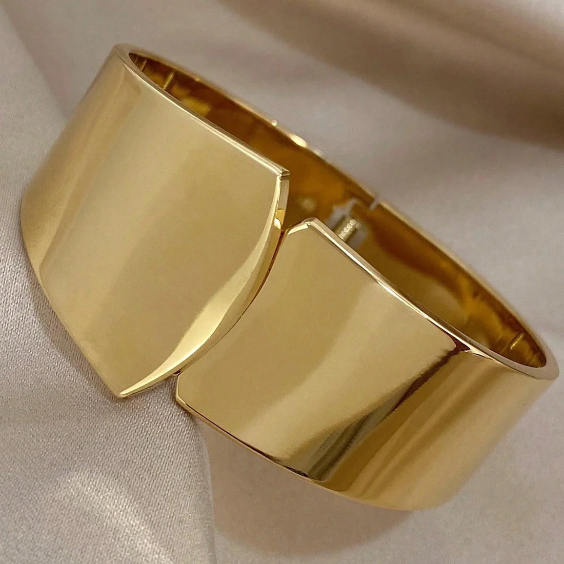 Classic Chunky Stainless Steel Gold Cuff (Anti-Tarnish)