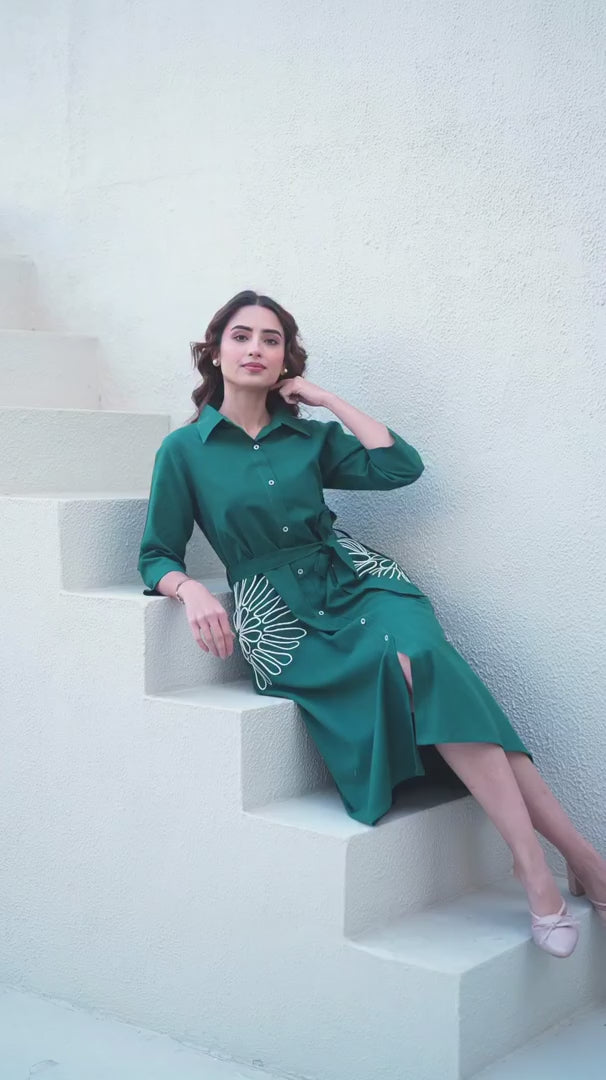 Kalatmika Green Pure Cotton Floral Embroidered Midi Dress With Belt